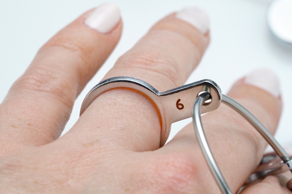 How to Determine Your Ring Size (Free Ring Sizer)