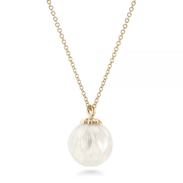 18k Yellow Gold 18k Yellow Gold Carved Fresh White Pearl Pendant - Flat View -  102570