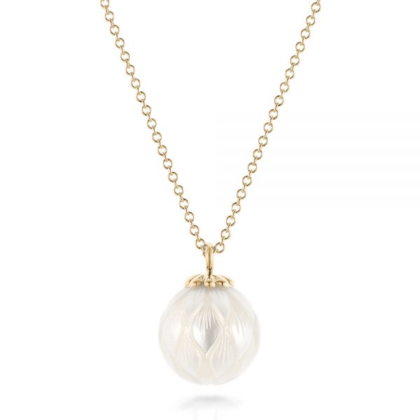 14k Yellow Gold 14k Yellow Gold Carved Fresh White Pearl Pendant - Three-Quarter View -  102570