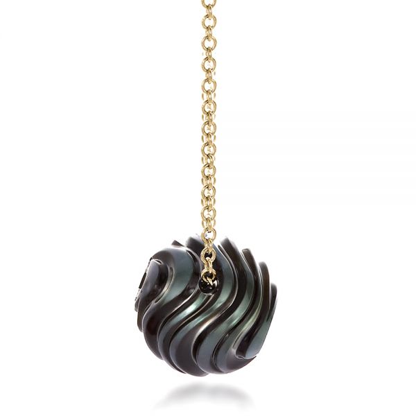 18k Yellow Gold 18k Yellow Gold Carved Tahitian Pearl And Diamond Pendant - Side View - 100314