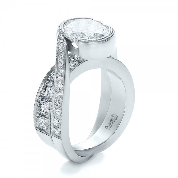 Interlocking diamond wedding rings