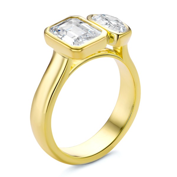 Pear and Emerald Toi et Moi Engagement Ring - Image
