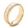 18k Yellow Gold 18k Yellow Gold Men's Hammered Finish Band - Three-Quarter View -  101191 - Thumbnail