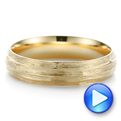 14k Yellow Gold Men's Textured Wedding Band - Video -  105704 - Thumbnail